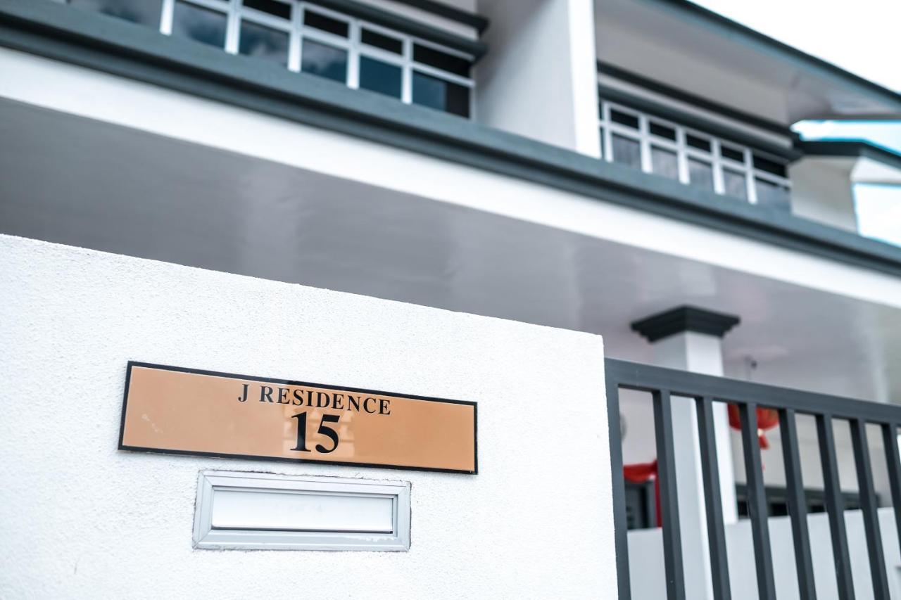 J Residence Banting  Buitenkant foto