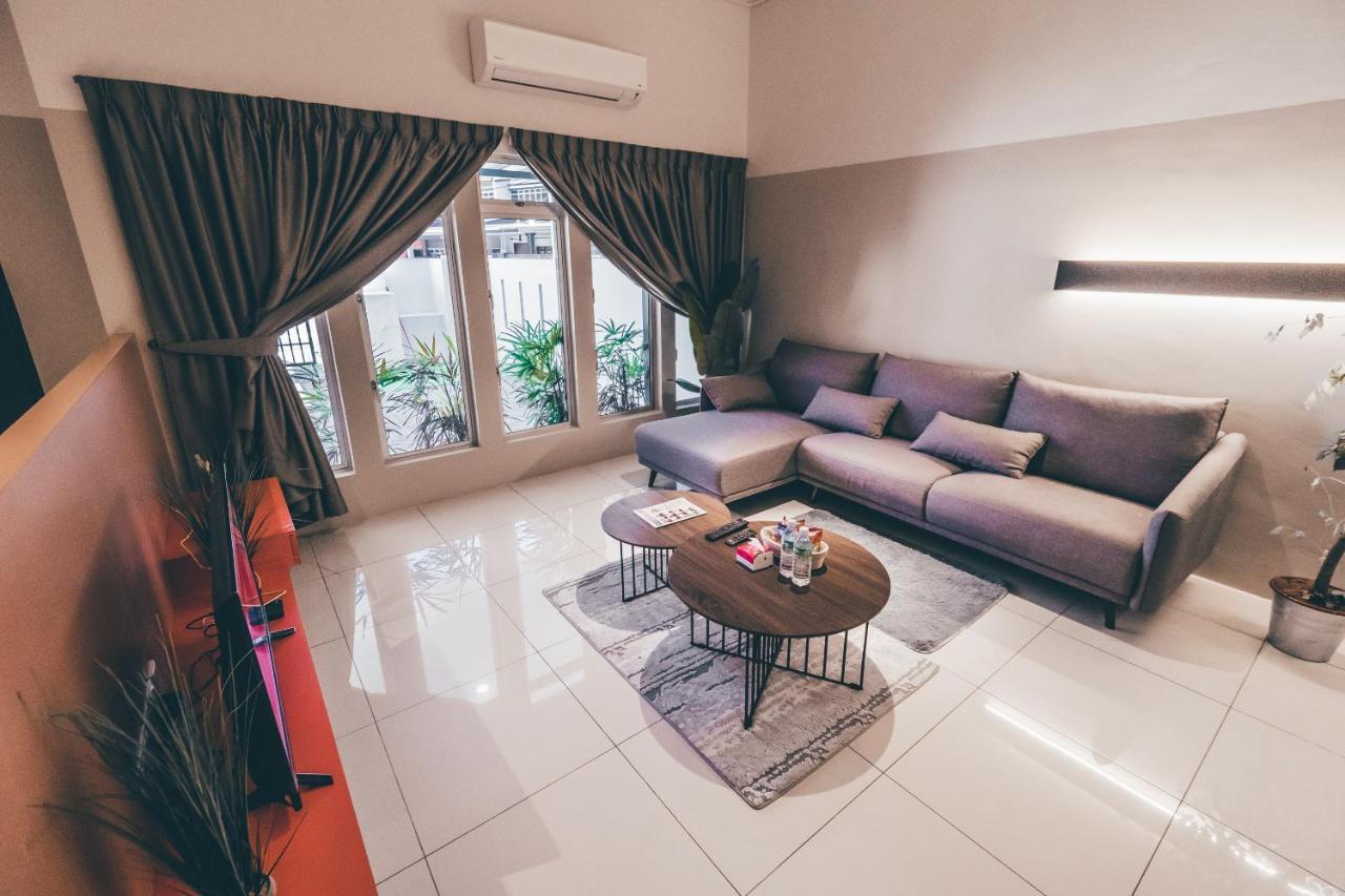 J Residence Banting  Buitenkant foto