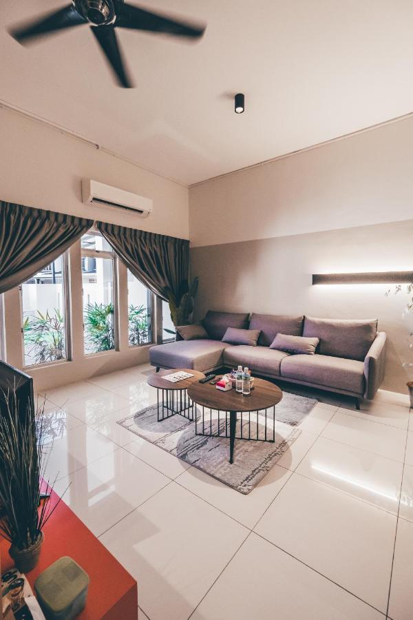 J Residence Banting  Buitenkant foto