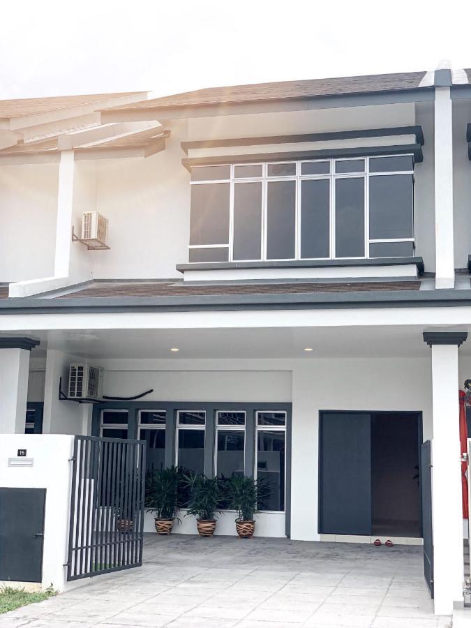 J Residence Banting  Buitenkant foto